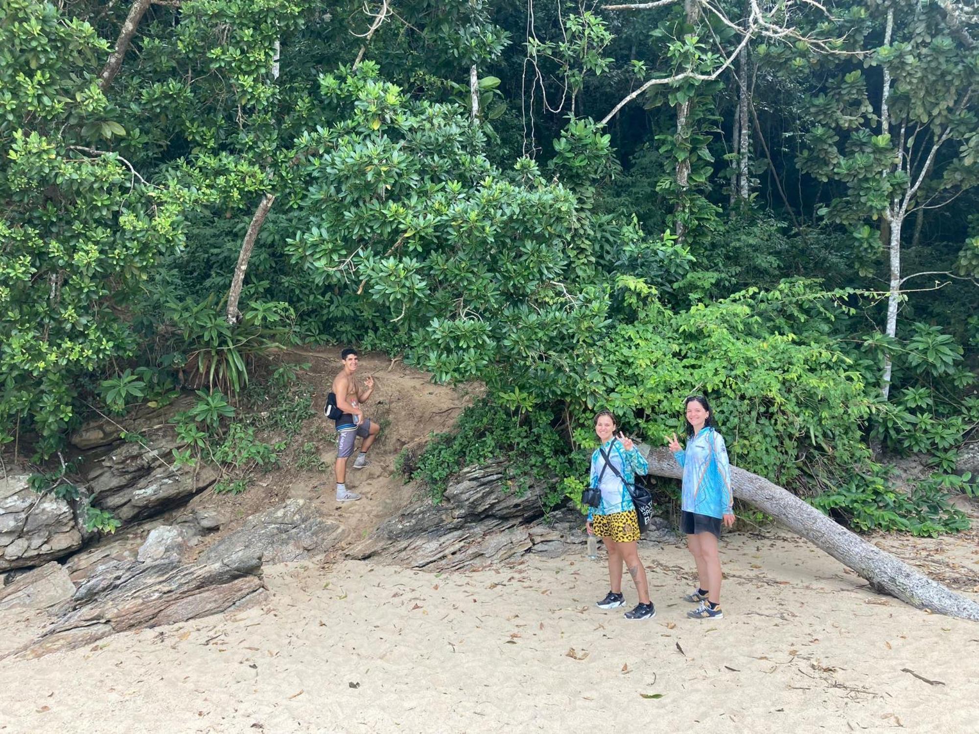 Ubatuba Wild Surf Hostel Bagian luar foto