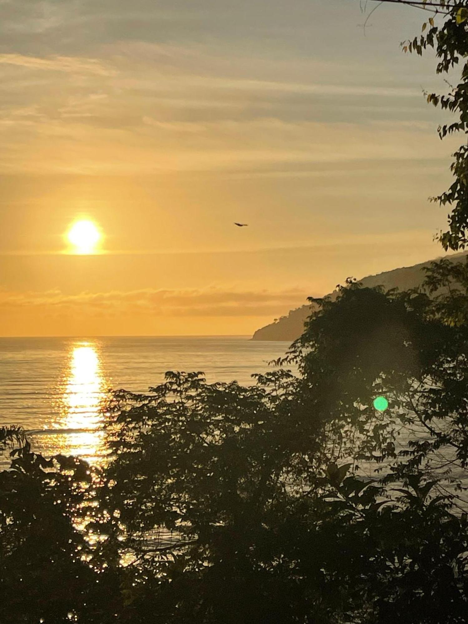 Ubatuba Wild Surf Hostel Bagian luar foto